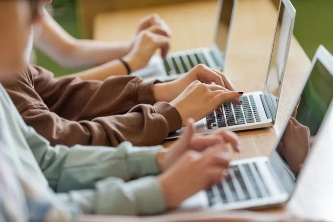 أدوات Gemini التعليمية - صورة رئيسية توضيحية