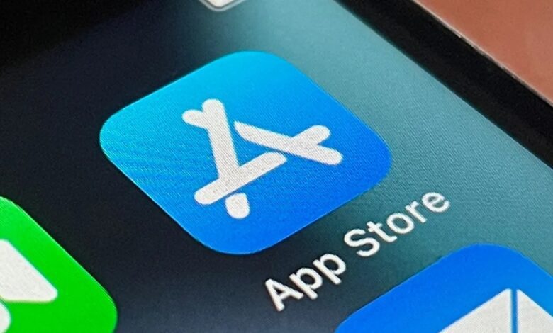 رقابة Apple و Google - صورة رئيسية توضيحية